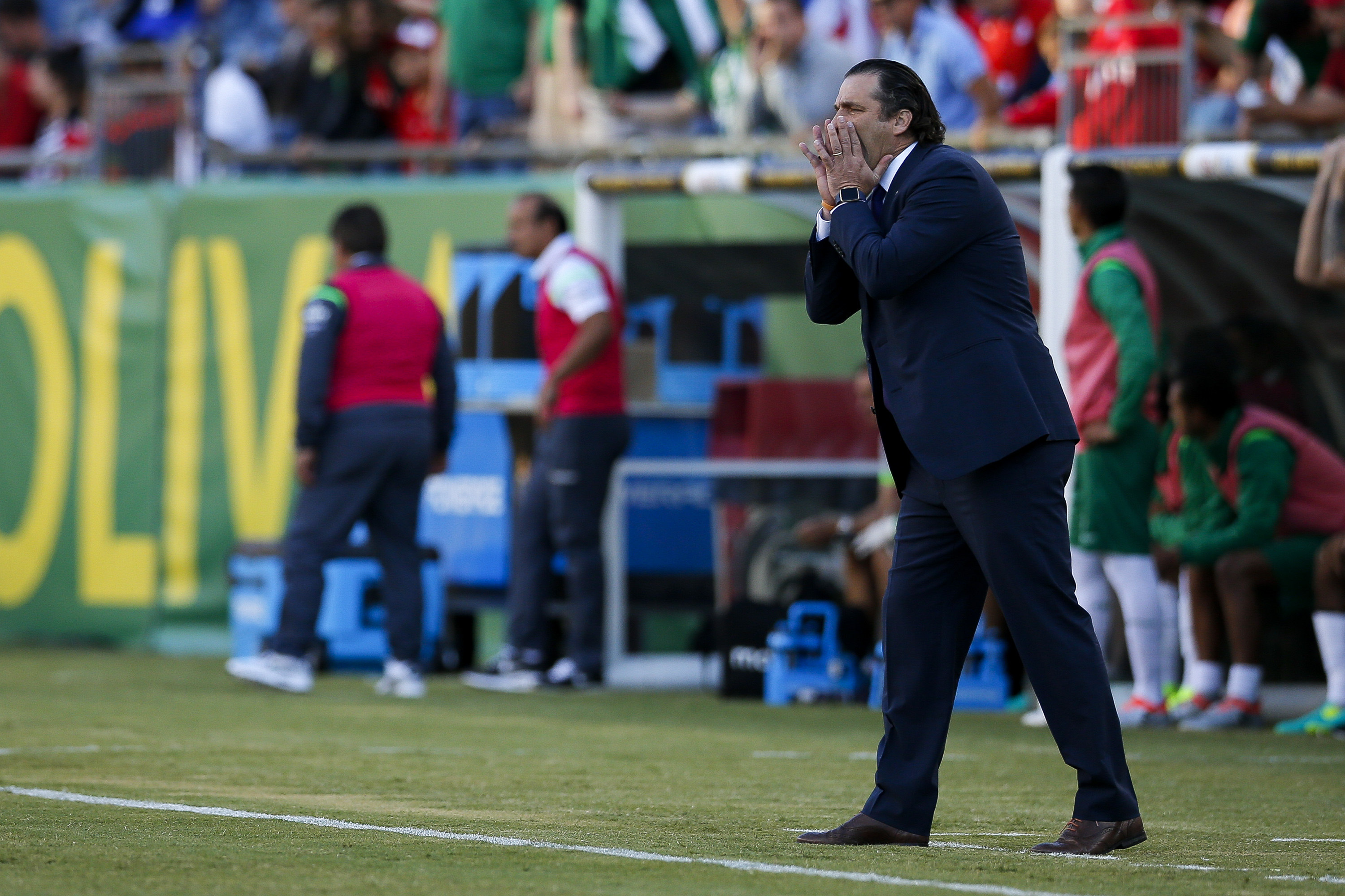 FOX12. FOXBOROUGH (MA, EE.UU.), 10/06/2016.- El seleccionador de Chile Juan Antonio Pizzi dirige ante Bolivia hoy, viernes 10 de junio de 2016, en un partido entre Chile y Bolivia en el grupo D de la Copa América Centenario jugado en el estadio Gillete en Foxborough (EE.UU.). EFE/LISA HORNAK