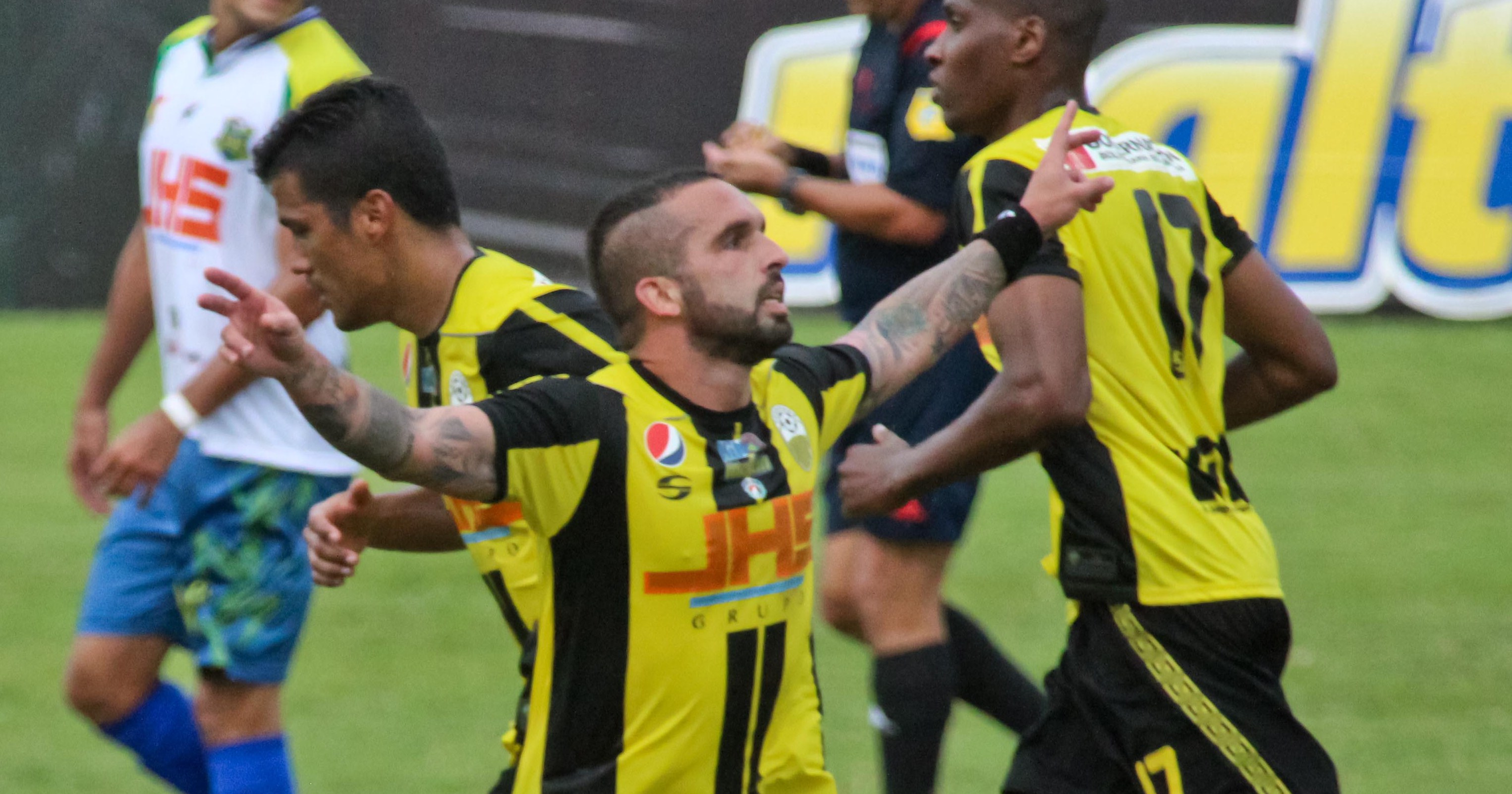 Aspectos generales del encuentro correspondiente a la quinta jornada del torneo Clausura 2016 del Futbol Profesional Venezolano, Copa TRAKI, entre los equipos Deportivo Tachira FC Vs Ureña SC, realizado en el estadio Polideportivo de Pueblo Nuevo en San Cristobal Estado Táchira en Venezuela, el 24 de julio de 2016 (Gennaro Pascale Caicedo / Prensa Deportivo Tachira)