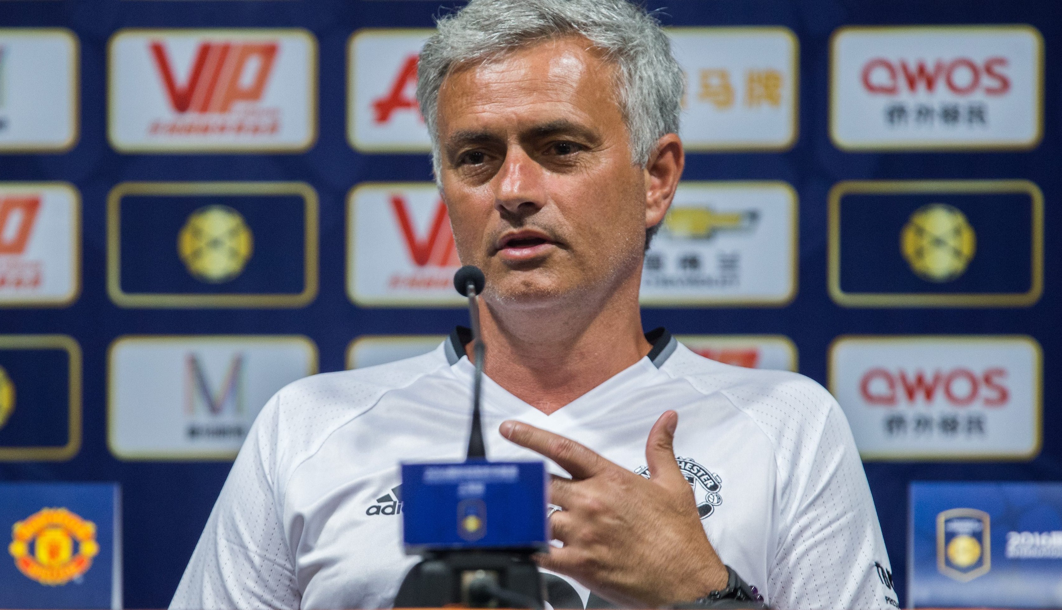 CHI01. SHANGHÁI (CHINA), 21/07/2016.- Fotografía disponible hoy, viernes 22 de julio de 2016, del manager de Manchester United, el portugués Jose Mourinho, durante una rueda de prensa en Shanghái (China). Manchester United se enfrentará al club alemán Dortmund. EFE/YOUNG YEE/PROHIBIDO SU USO EN CHINA