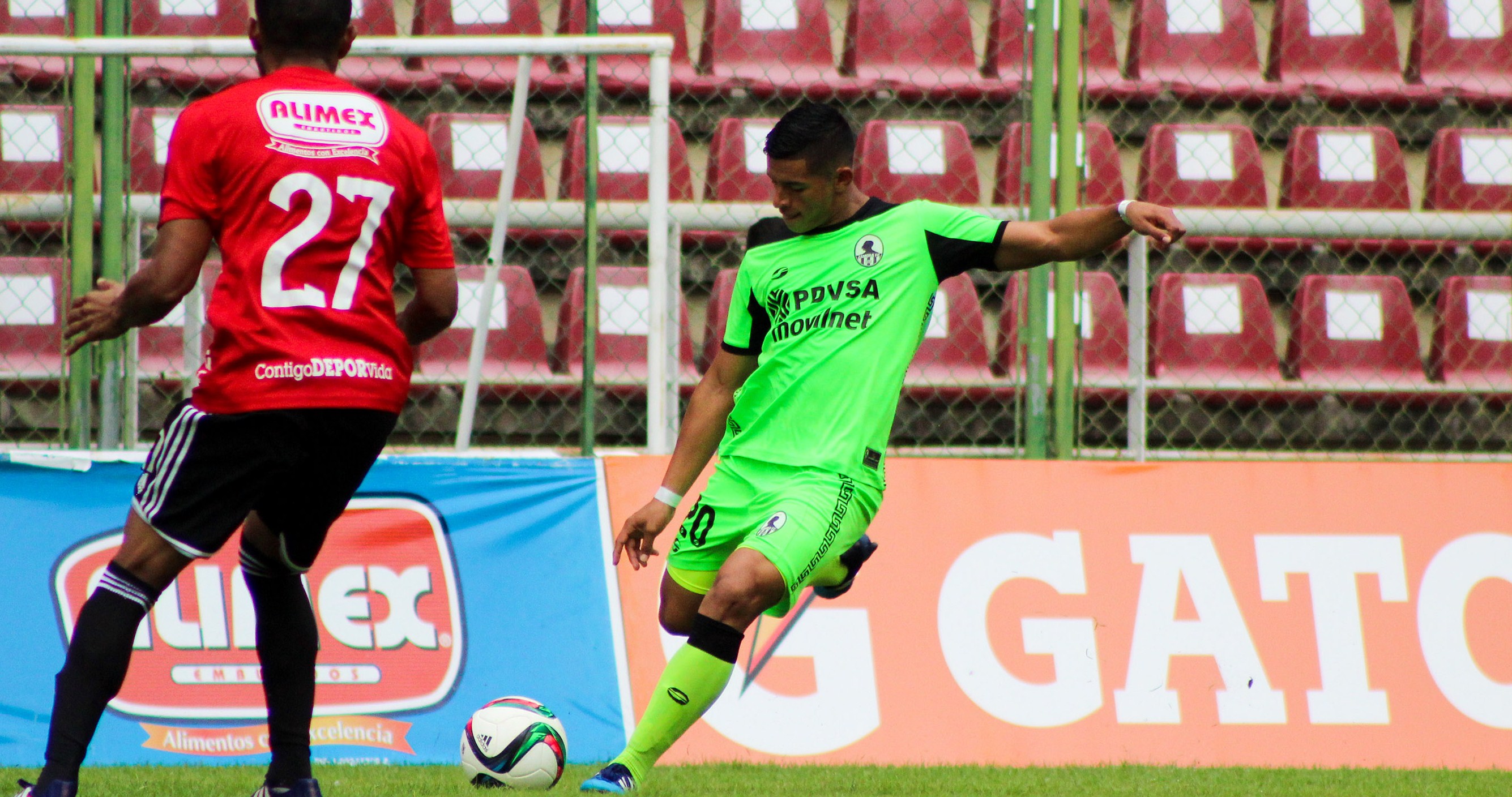 Ronald-Hernández_vs_Dvo-Lara_CV16