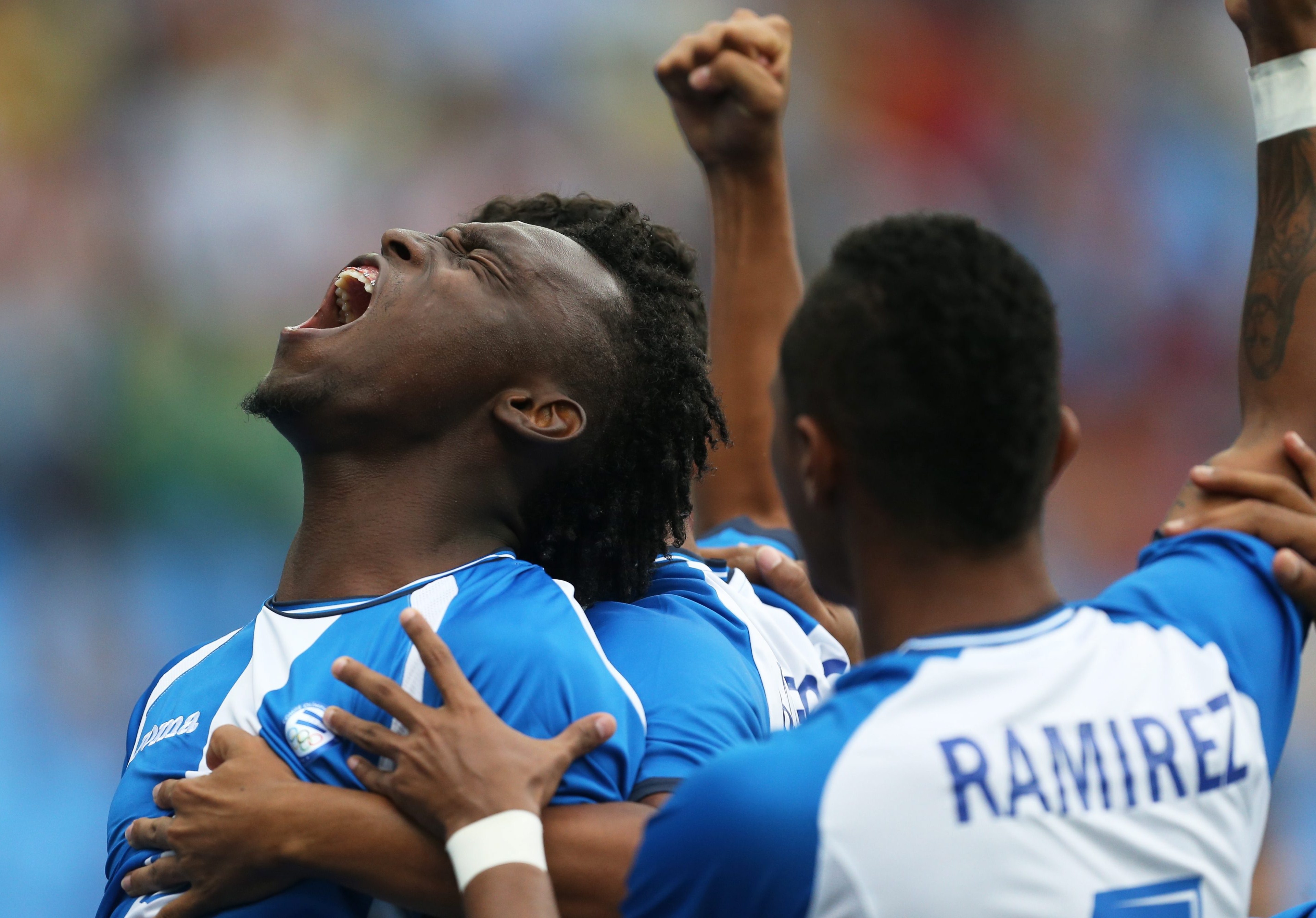 . Rio De Janeiro (Brazil), 07/08/2016.- Alberth Elis of Honduras celebrates his 1-0 goal during the men's preliminary round group D match between Honduras and Portugal of the Rio 2016 Olympic Games Soccer tournament at the Maracana Stadium in Rio de Janeiro, Brazil, 16 August 2016. (Brasil) EFE/EPA/ORESTIS PANAGIOTOU